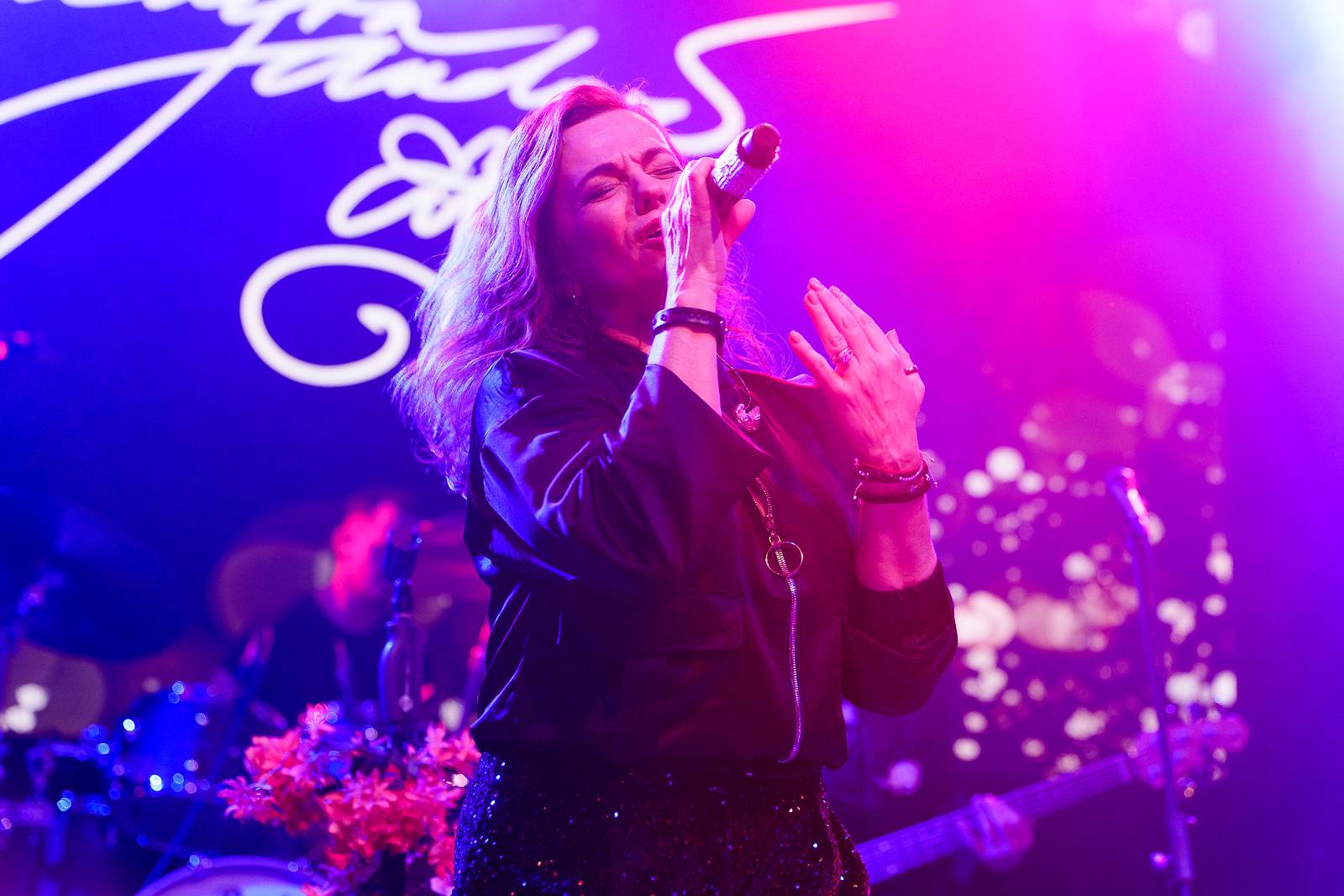 Živelná show, která nenechala nikoho v klidu. Takový byl koncert Marty Jandové v Lucerna Music Baru