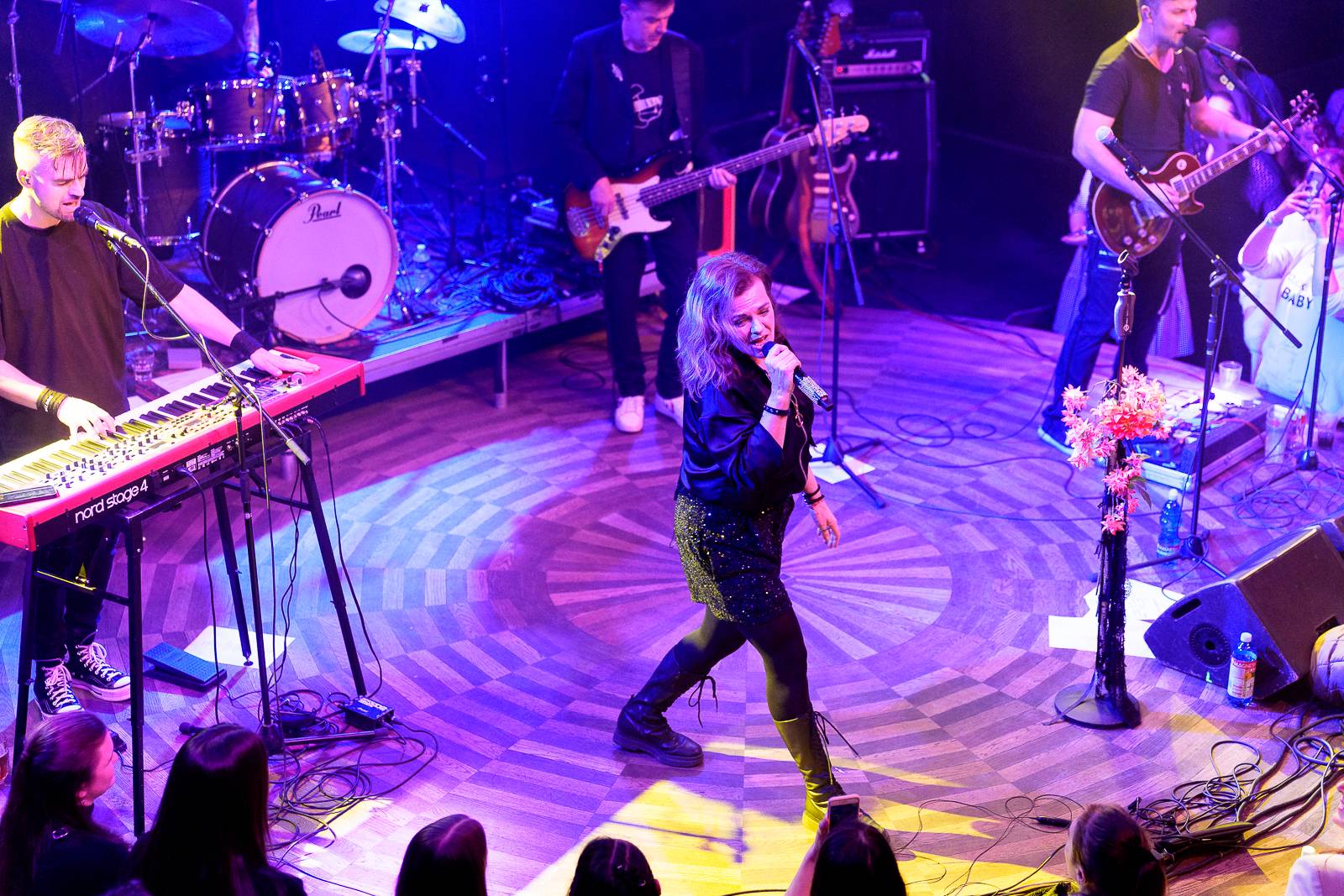 Živelná show, která nenechala nikoho v klidu. Takový byl koncert Marty Jandové v Lucerna Music Baru
