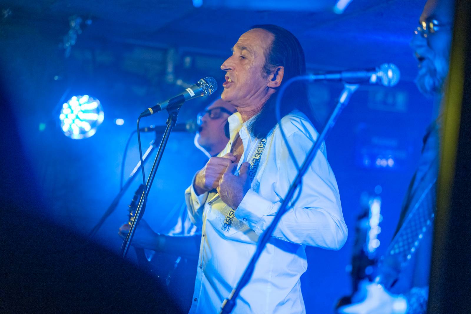 Schodiště pokřtilo v Café V lese modrou část svého 2LP, kmotrem se stal Golda ze Znouzectnosti