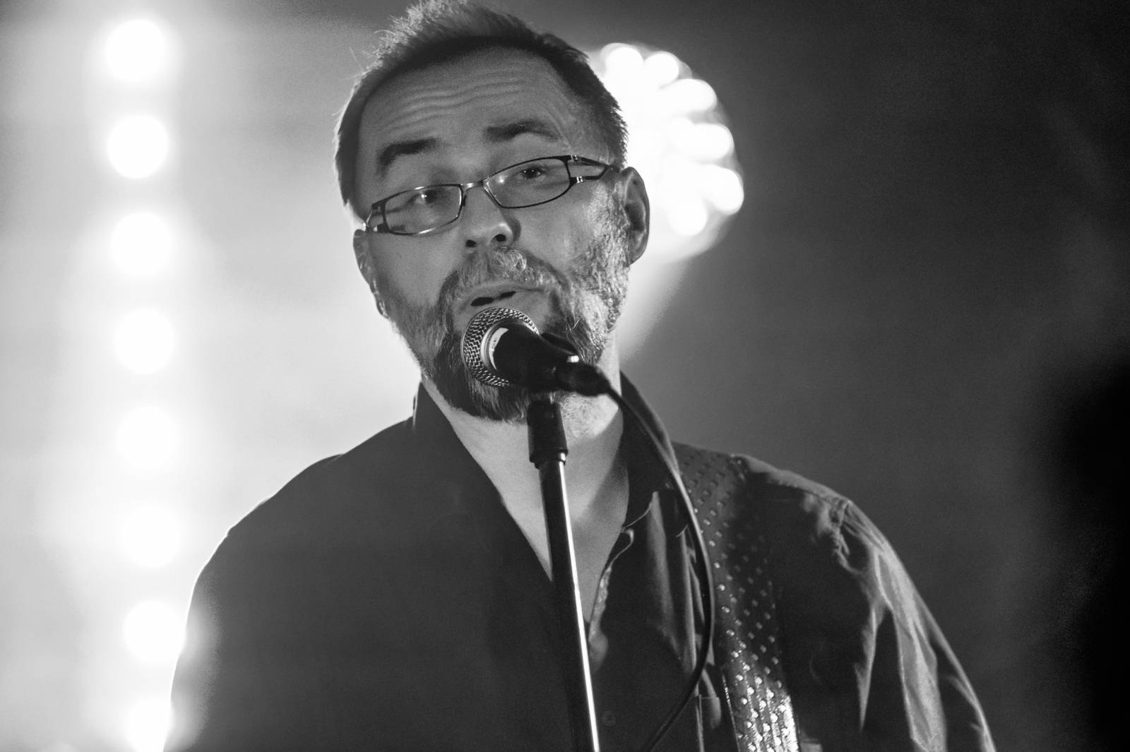 Schodiště pokřtilo v Café V lese modrou část svého 2LP, kmotrem se stal Golda ze Znouzectnosti