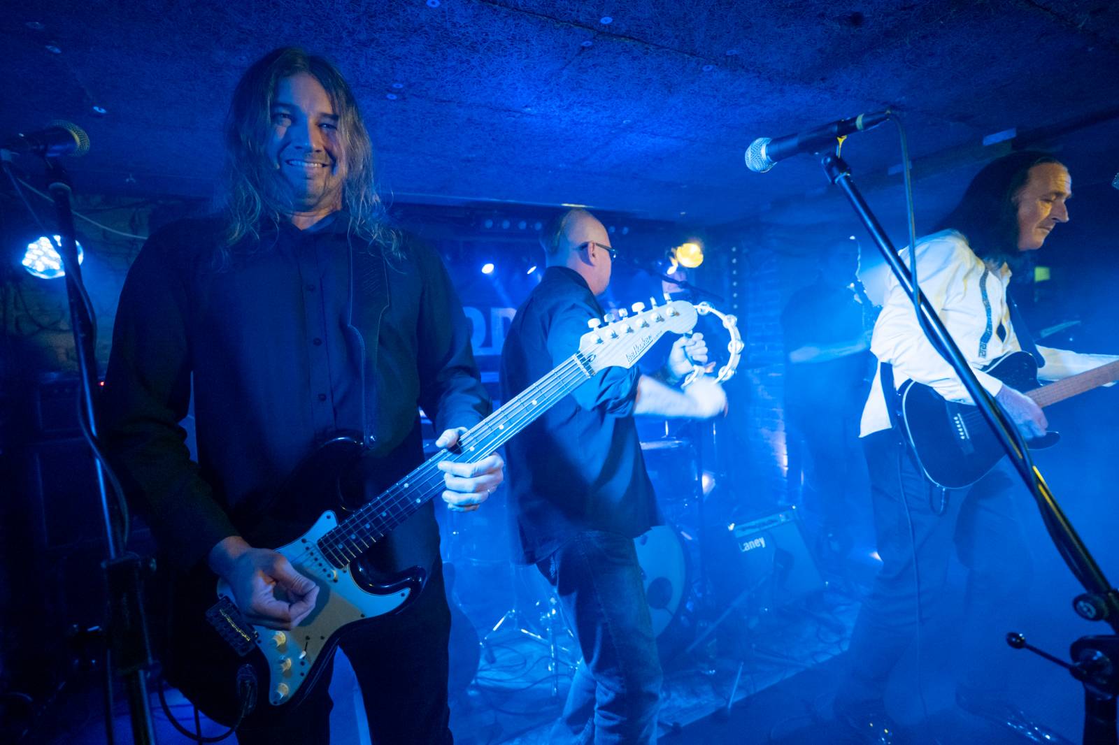 Schodiště pokřtilo v Café V lese modrou část svého 2LP, kmotrem se stal Golda ze Znouzectnosti