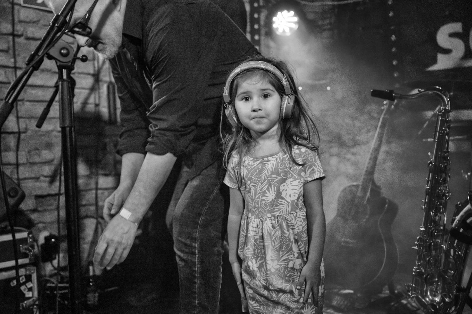 Schodiště pokřtilo v Café V lese modrou část svého 2LP, kmotrem se stal Golda ze Znouzectnosti