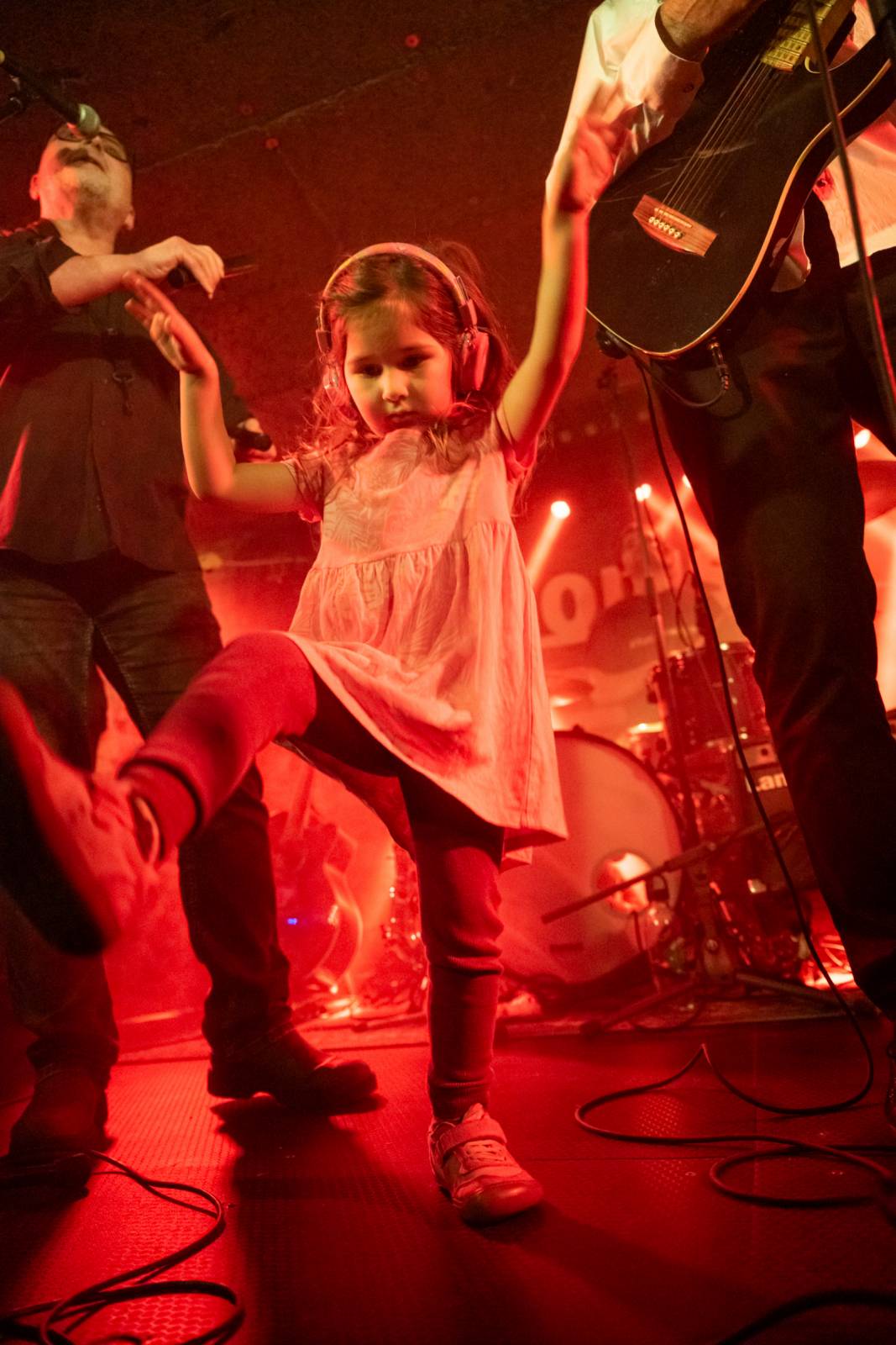 Schodiště pokřtilo v Café V lese modrou část svého 2LP, kmotrem se stal Golda ze Znouzectnosti