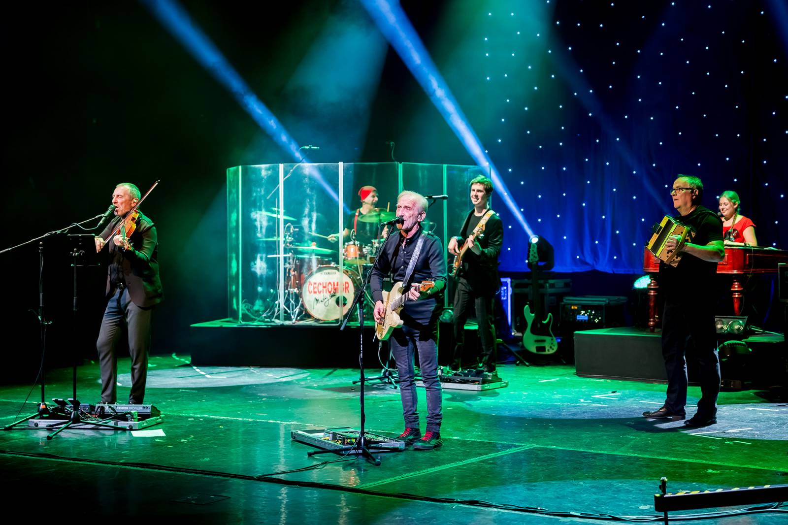 Čechomor pokřtil v Hybernii nové album, koncert obohatil o cimbálový doprovod