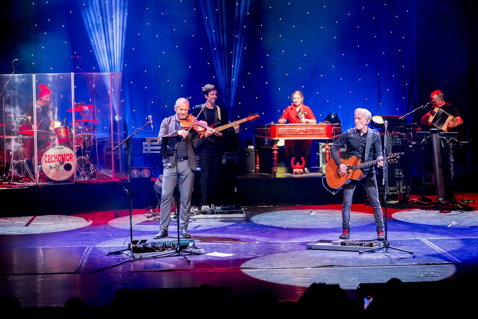 Čechomor pokřtil v Hybernii nové album, koncert obohatil o cimbálový doprovod