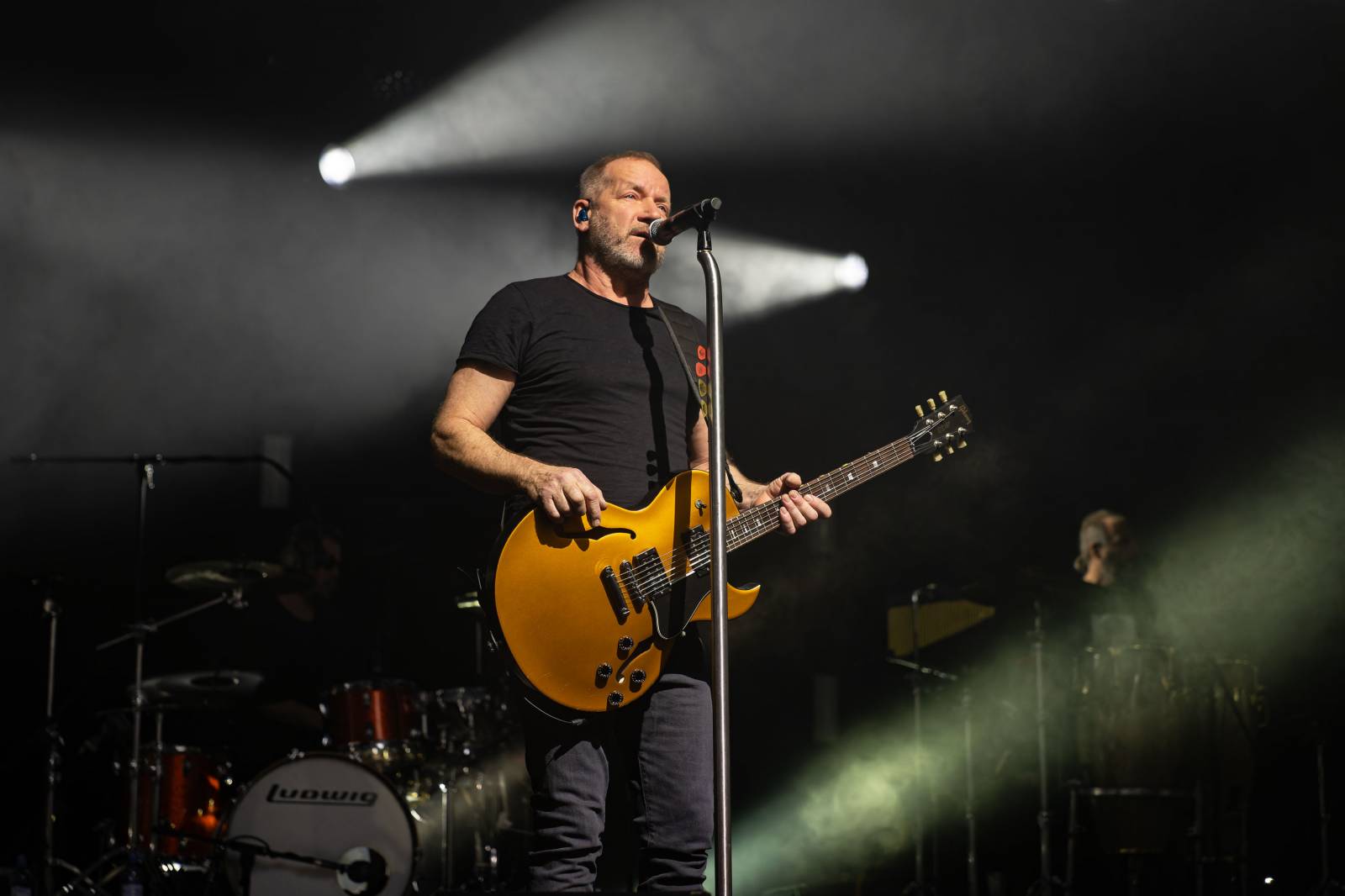 David Koller v Praze navodil vánoční atmosféru, do Fora Karlín si pozval Bena Cristovao a Lenku Dusilovou