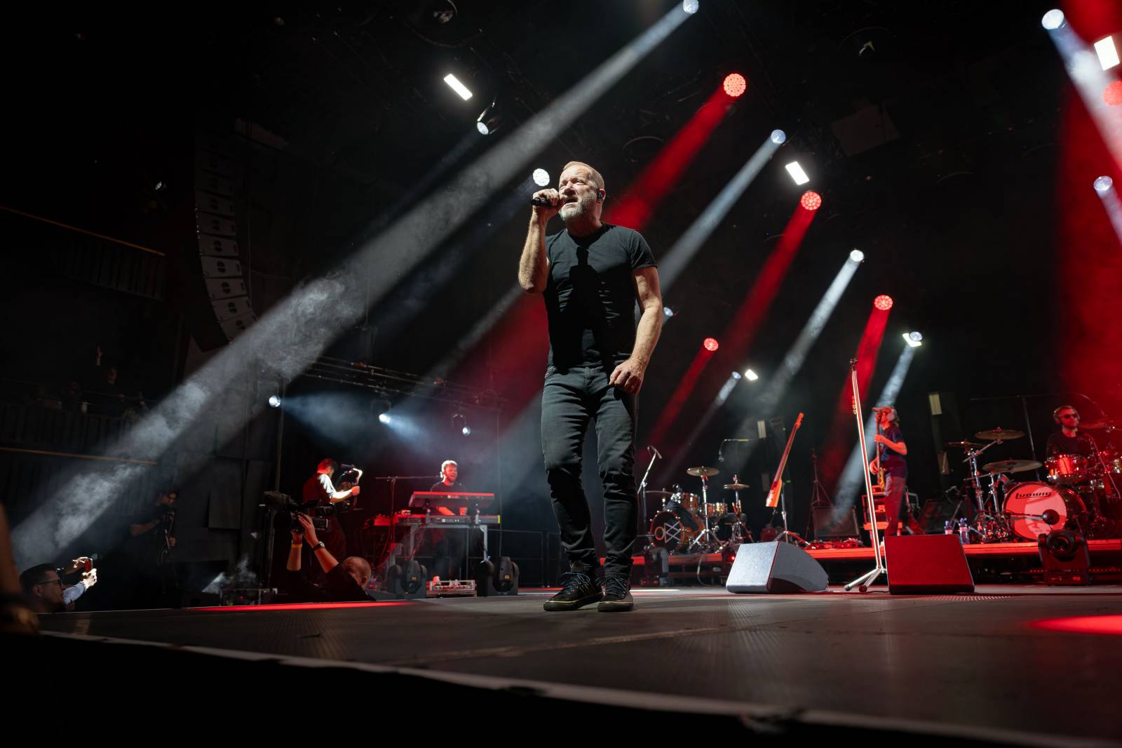 David Koller v Praze navodil vánoční atmosféru, do Fora Karlín si pozval Bena Cristovao a Lenku Dusilovou