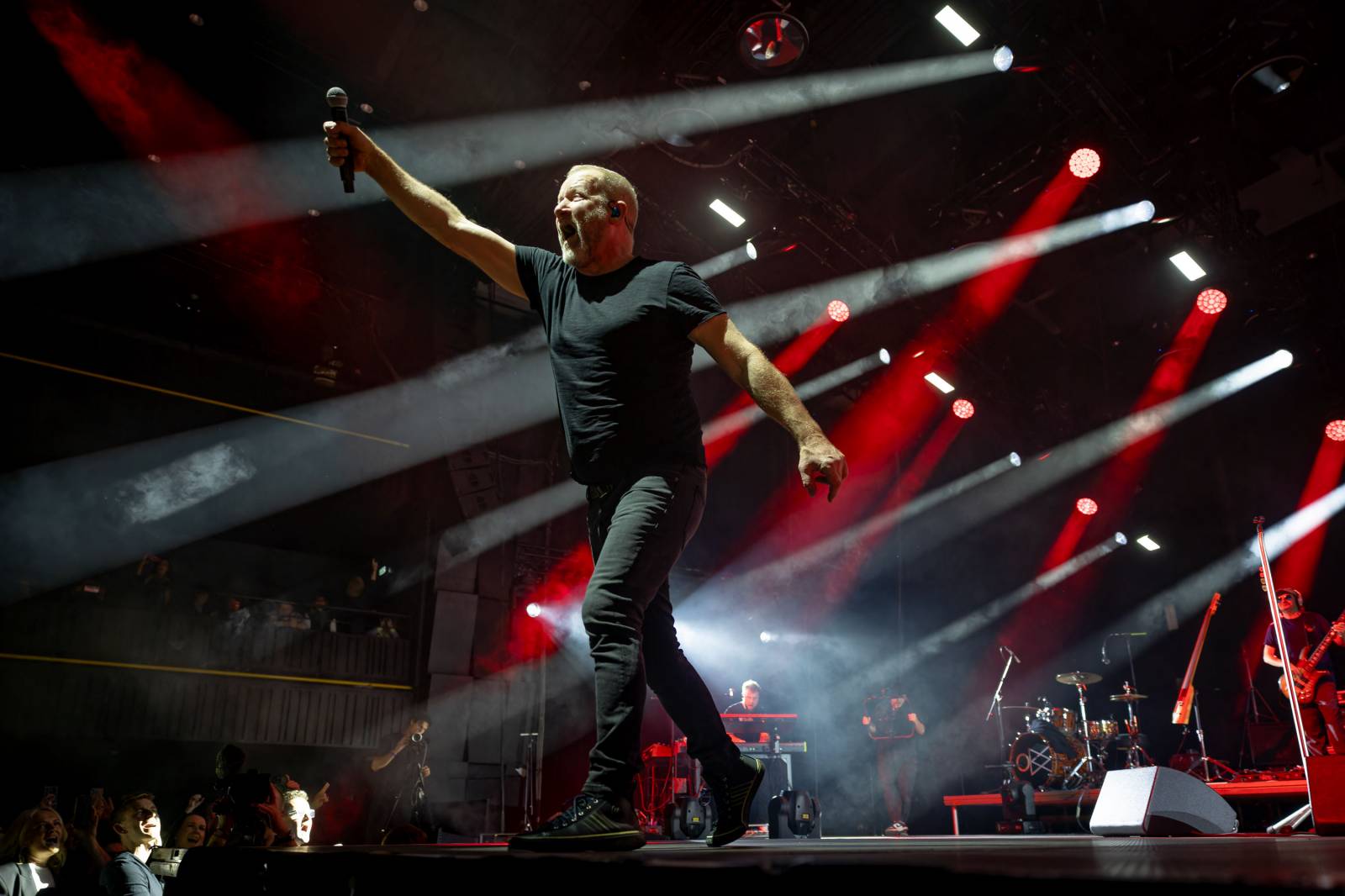 David Koller v Praze navodil vánoční atmosféru, do Fora Karlín si pozval Bena Cristovao a Lenku Dusilovou