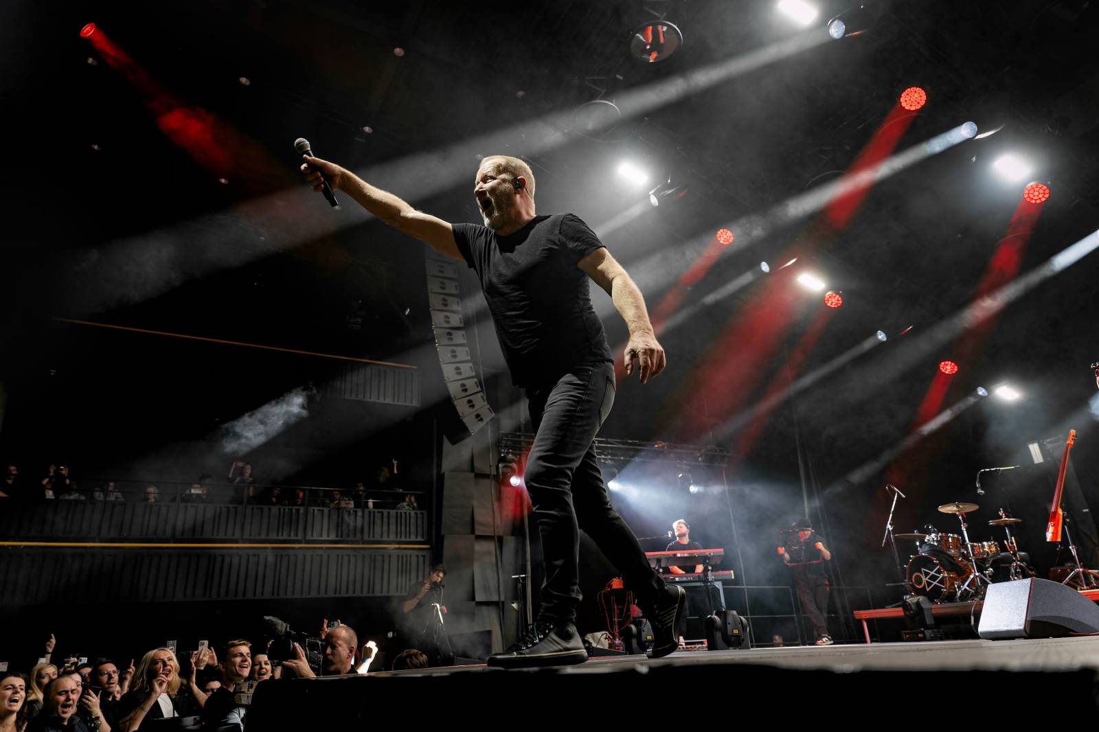 David Koller v Praze navodil vánoční atmosféru, do Fora Karlín si pozval Bena Cristovao a Lenku Dusilovou