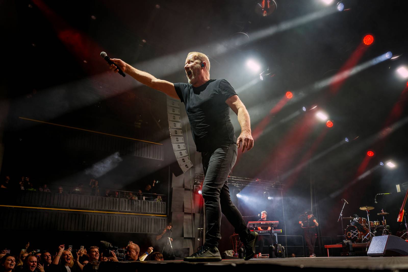 David Koller v Praze navodil vánoční atmosféru, do Fora Karlín si pozval Bena Cristovao a Lenku Dusilovou