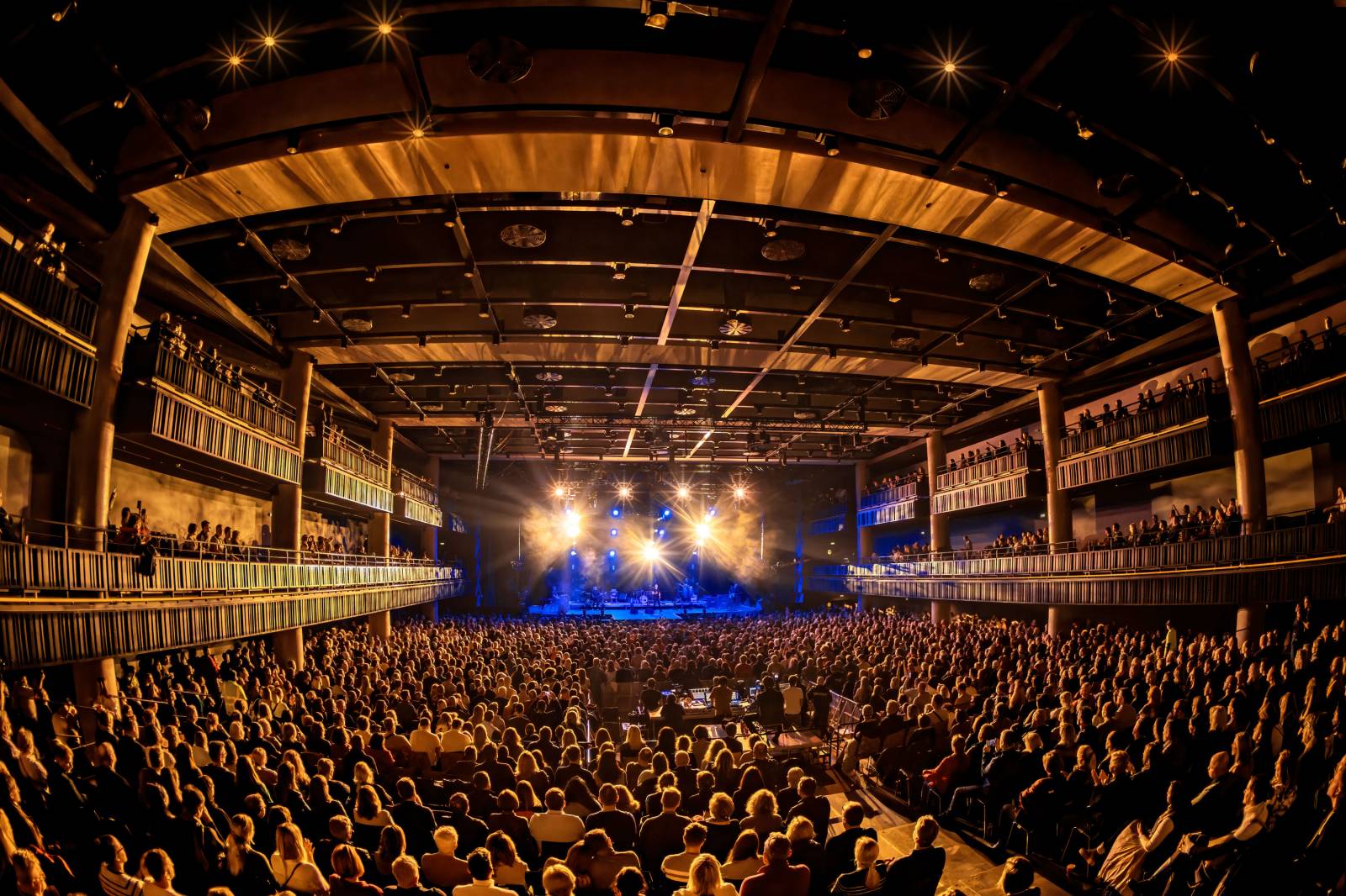 David Koller v Praze navodil vánoční atmosféru, do Fora Karlín si pozval Bena Cristovao a Lenku Dusilovou