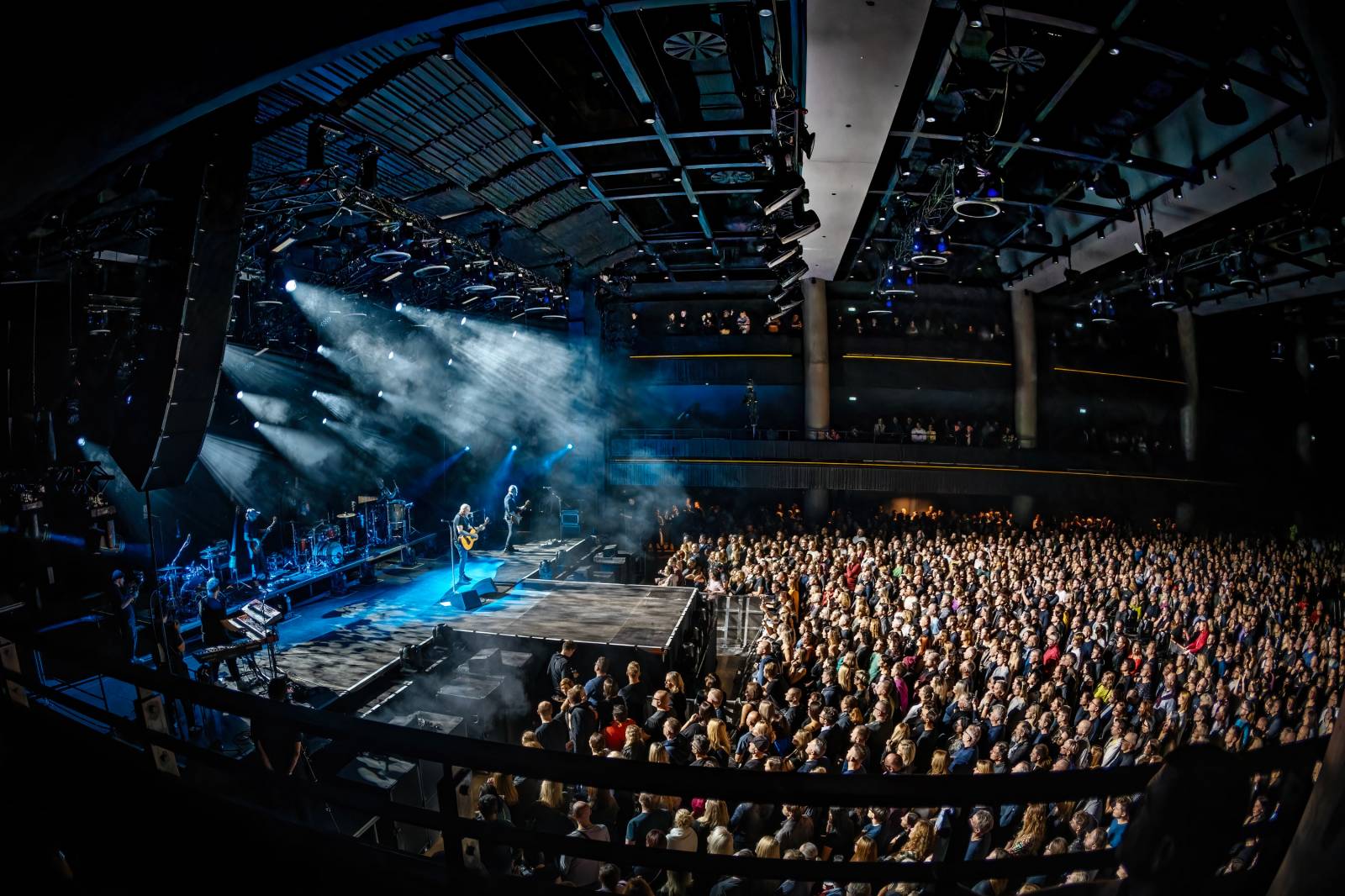 David Koller v Praze navodil vánoční atmosféru, do Fora Karlín si pozval Bena Cristovao a Lenku Dusilovou