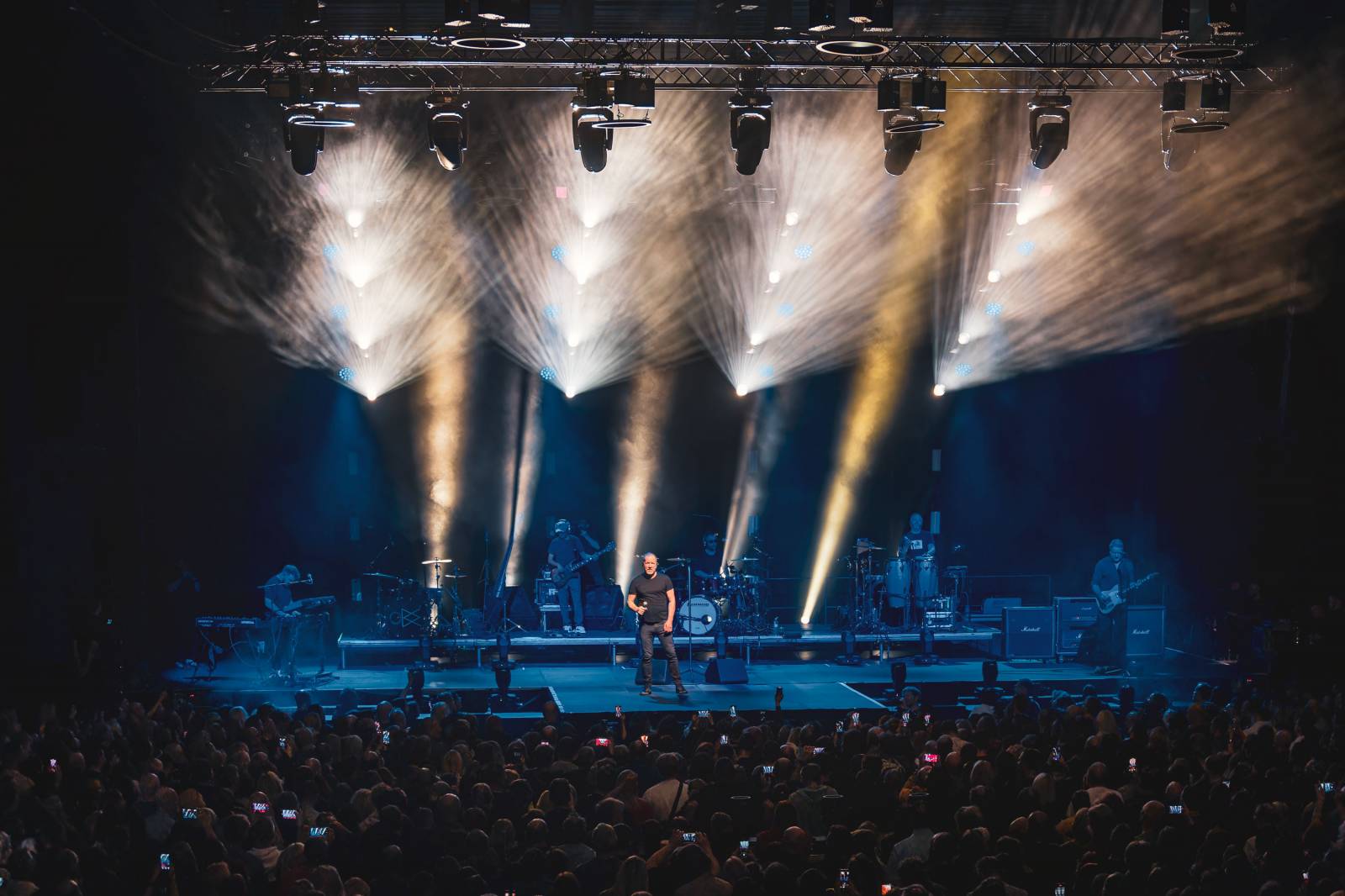 David Koller v Praze navodil vánoční atmosféru, do Fora Karlín si pozval Bena Cristovao a Lenku Dusilovou