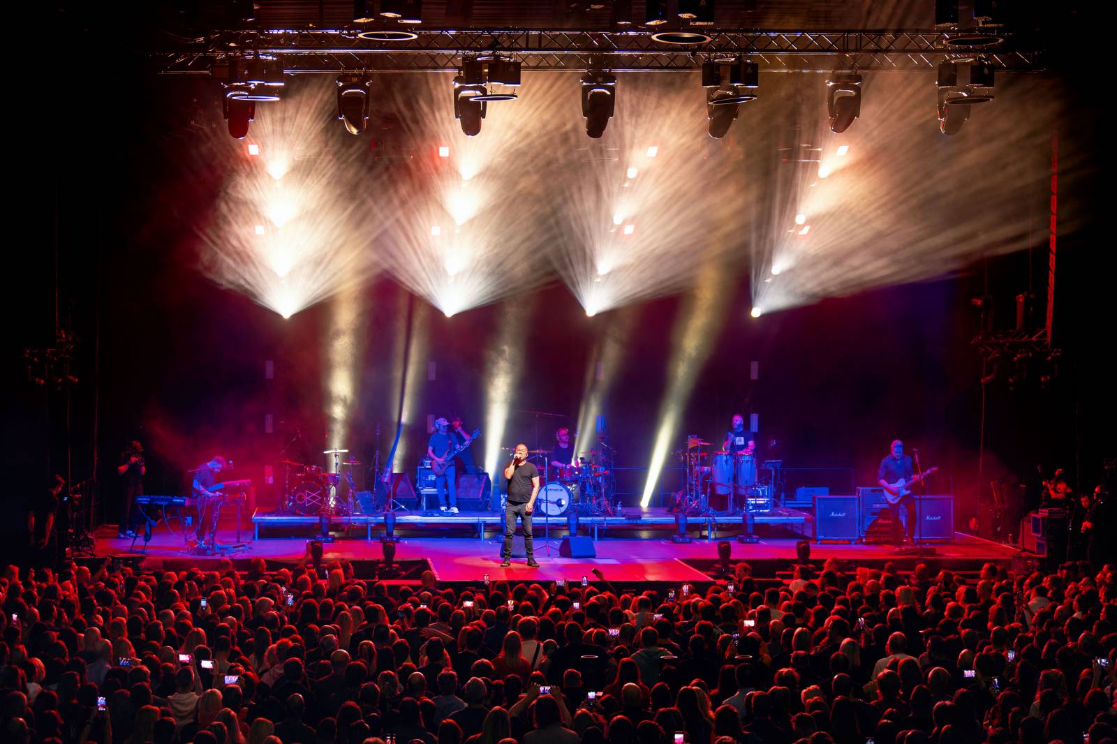 David Koller v Praze navodil vánoční atmosféru, do Fora Karlín si pozval Bena Cristovao a Lenku Dusilovou