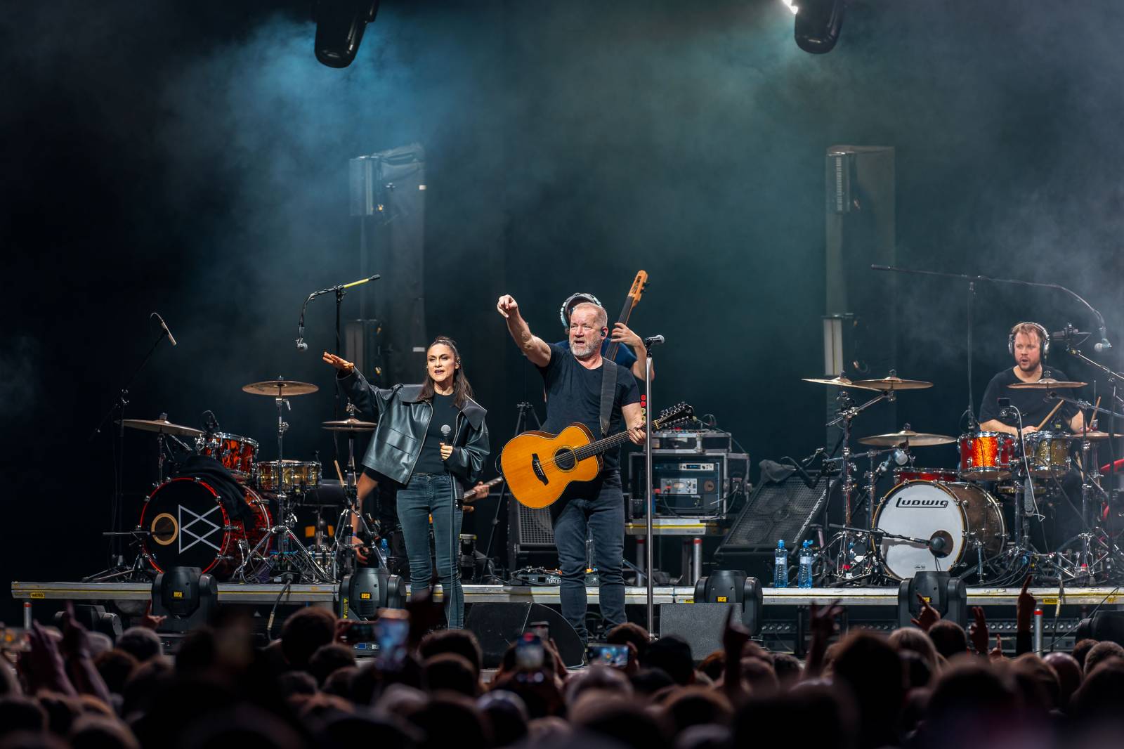 David Koller v Praze navodil vánoční atmosféru, do Fora Karlín si pozval Bena Cristovao a Lenku Dusilovou