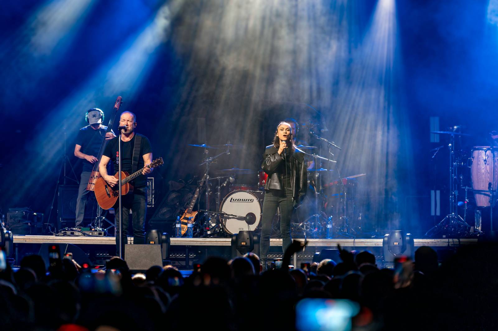 David Koller v Praze navodil vánoční atmosféru, do Fora Karlín si pozval Bena Cristovao a Lenku Dusilovou