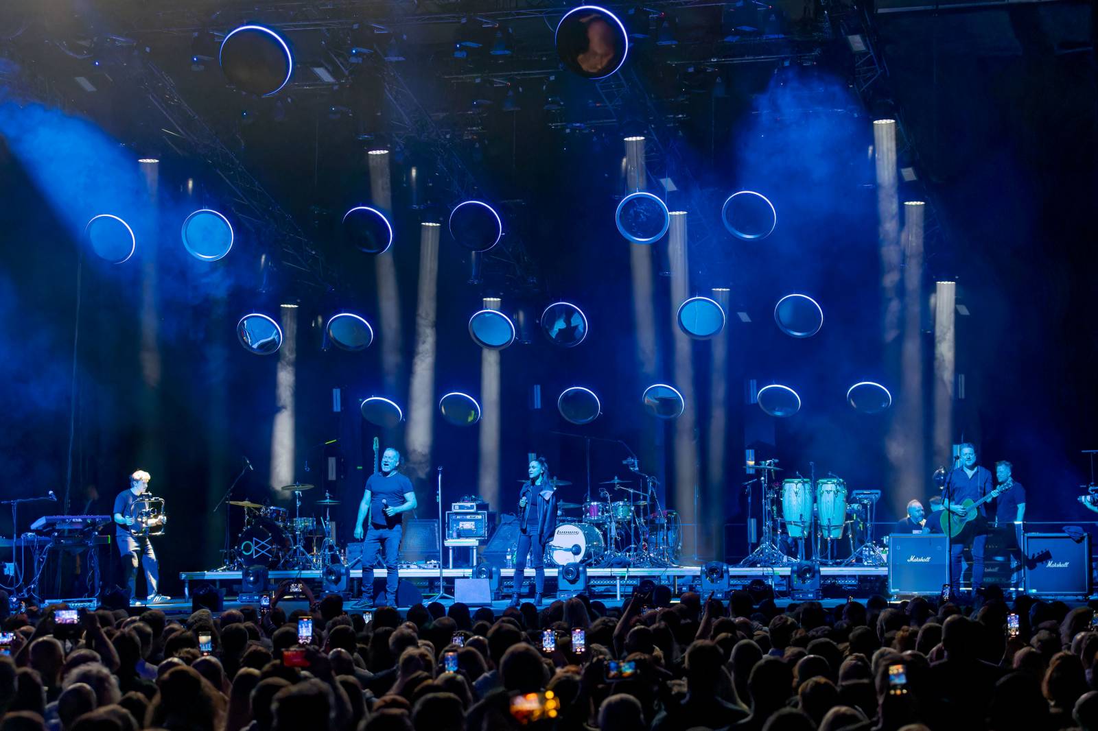 David Koller v Praze navodil vánoční atmosféru, do Fora Karlín si pozval Bena Cristovao a Lenku Dusilovou