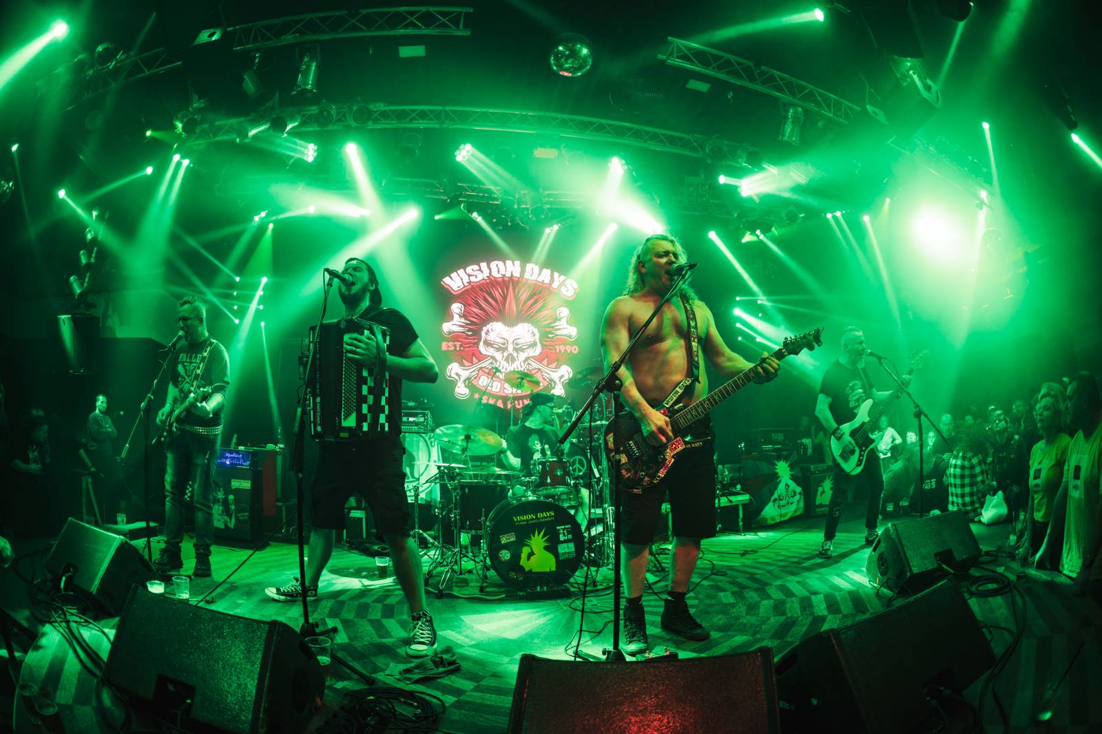 Visací zámek odehrál v Lucerna Music Baru poslední koncert letošního roku, oslavil jím 42 let na scéně