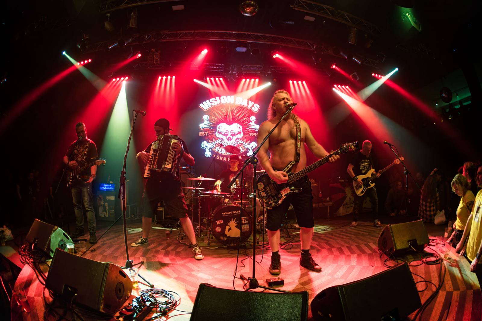 Visací zámek odehrál v Lucerna Music Baru poslední koncert letošního roku, oslavil jím 42 let na scéně