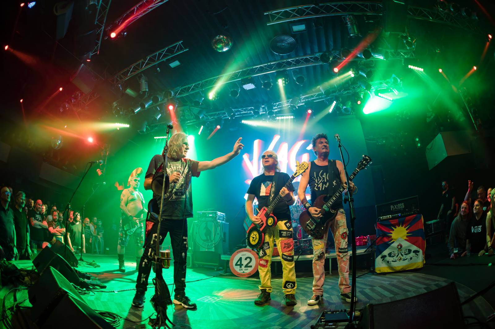 Visací zámek odehrál v Lucerna Music Baru poslední koncert letošního roku, oslavil jím 42 let na scéně