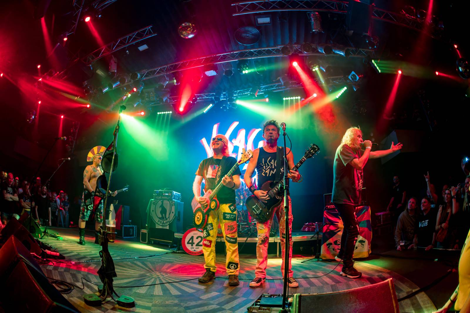 Visací zámek odehrál v Lucerna Music Baru poslední koncert letošního roku, oslavil jím 42 let na scéně