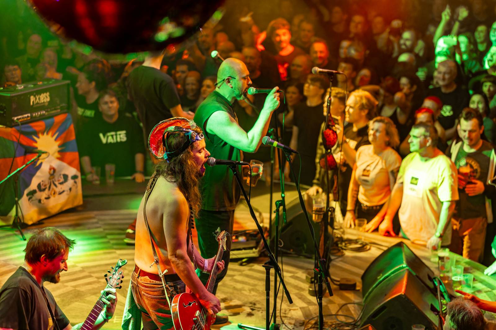 Visací zámek odehrál v Lucerna Music Baru poslední koncert letošního roku, oslavil jím 42 let na scéně