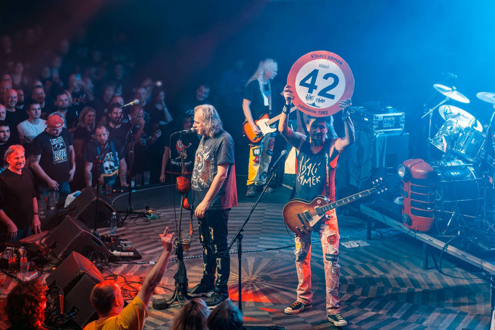 Visací zámek odehrál v Lucerna Music Baru poslední koncert letošního roku, oslavil jím 42 let na scéně