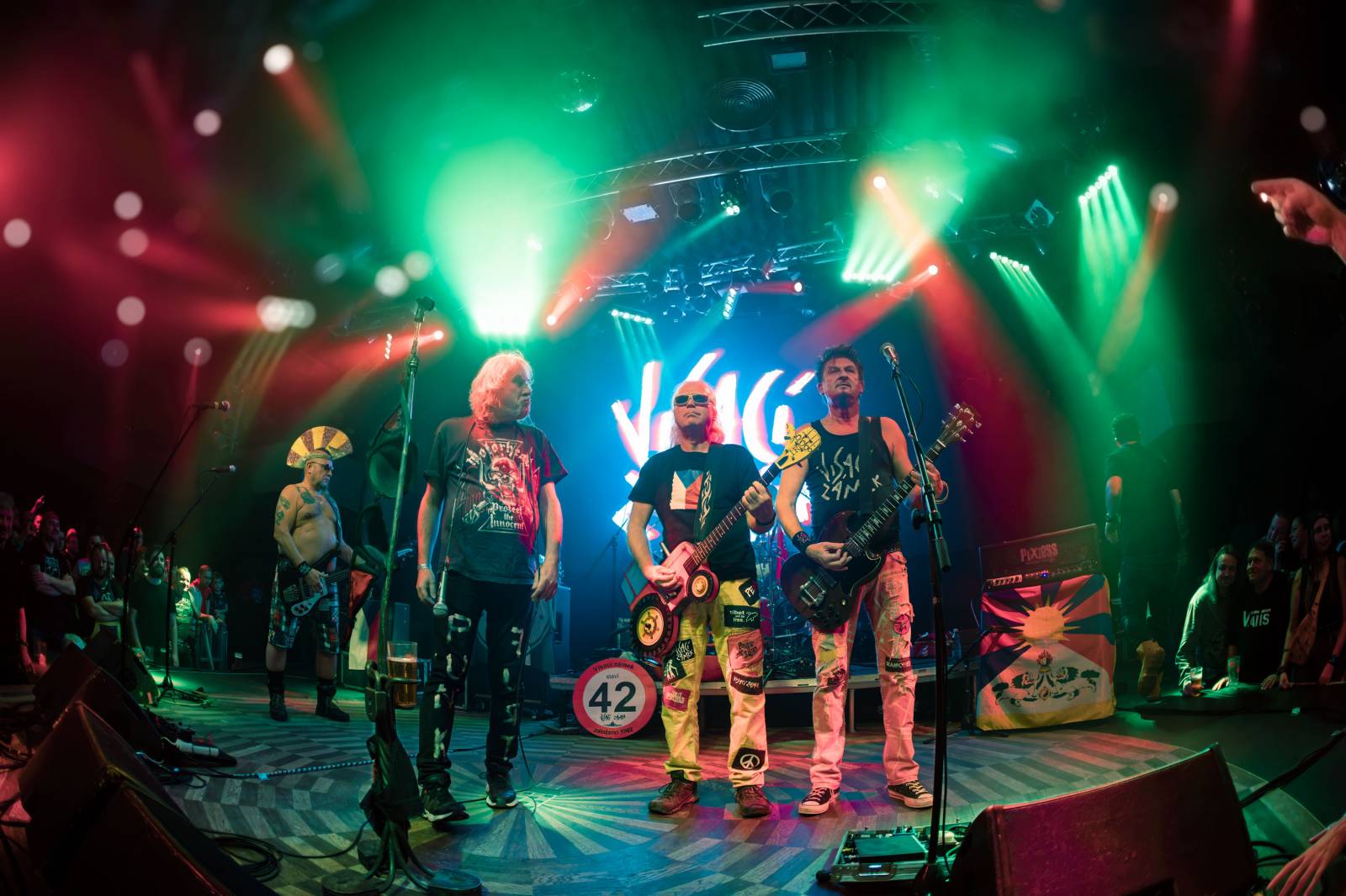 Visací zámek odehrál v Lucerna Music Baru poslední koncert letošního roku, oslavil jím 42 let na scéně