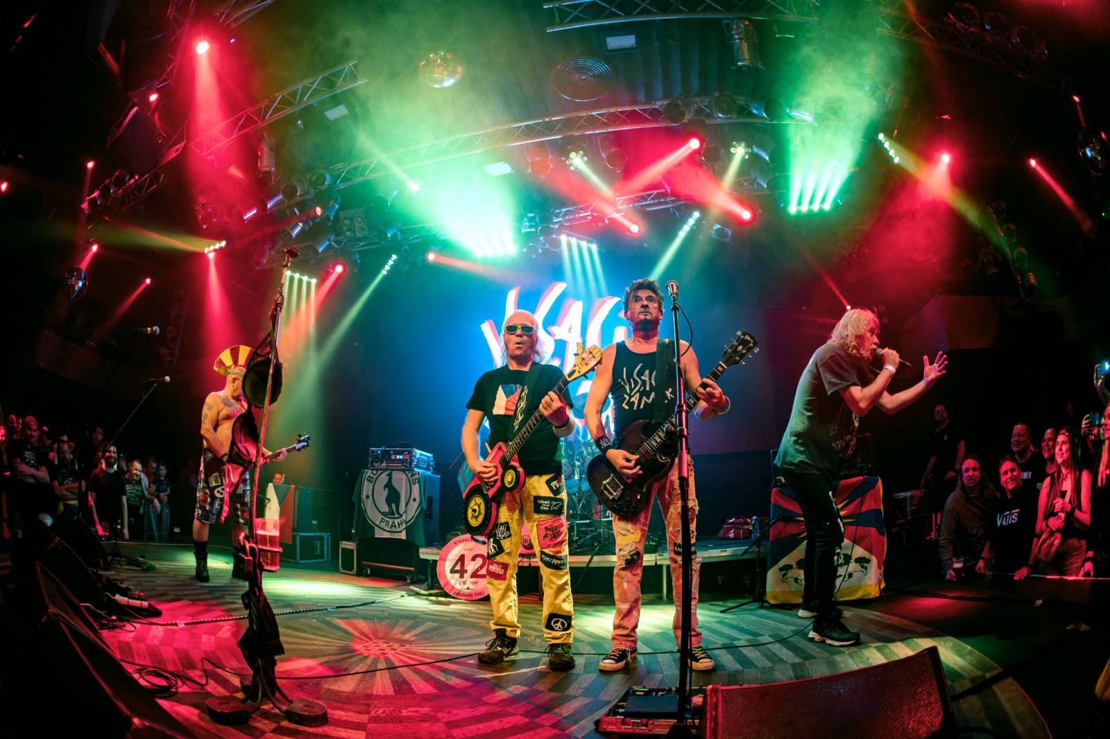 Visací zámek odehrál v Lucerna Music Baru poslední koncert letošního roku, oslavil jím 42 let na scéně