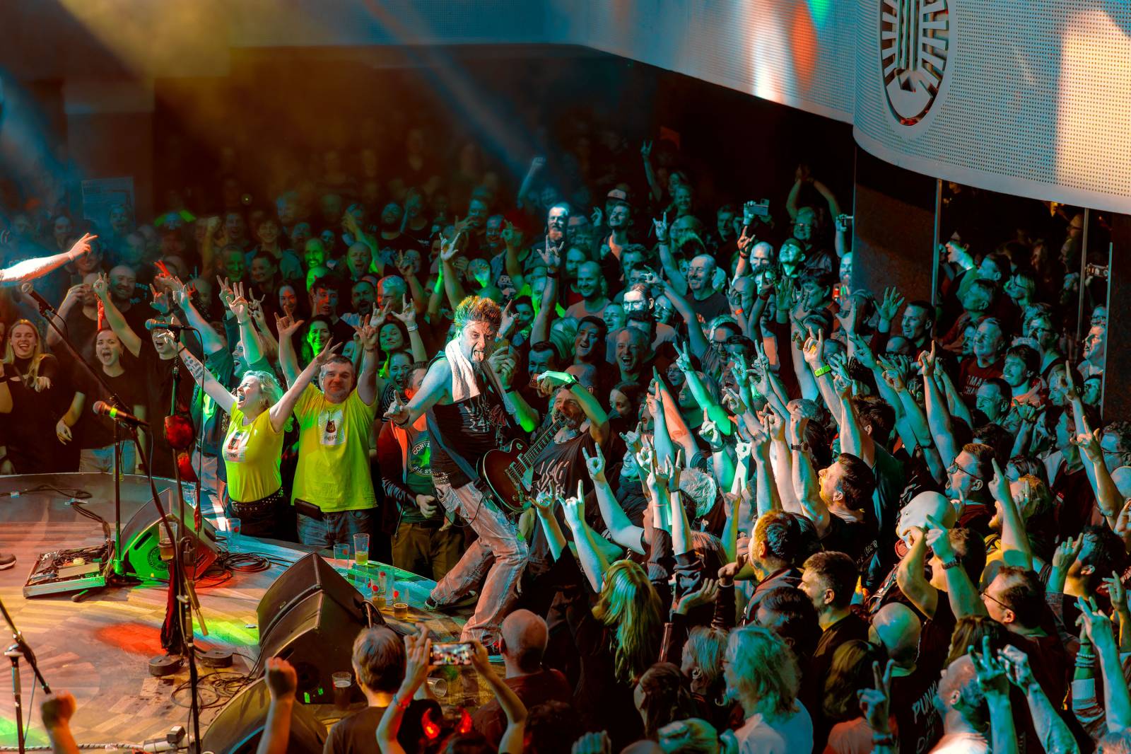 Visací zámek odehrál v Lucerna Music Baru poslední koncert letošního roku, oslavil jím 42 let na scéně