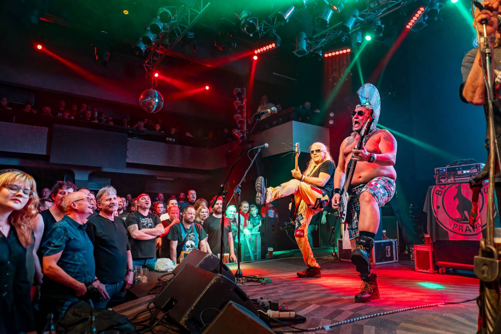 Visací zámek odehrál v Lucerna Music Baru poslední koncert letošního roku, oslavil jím 42 let na scéně