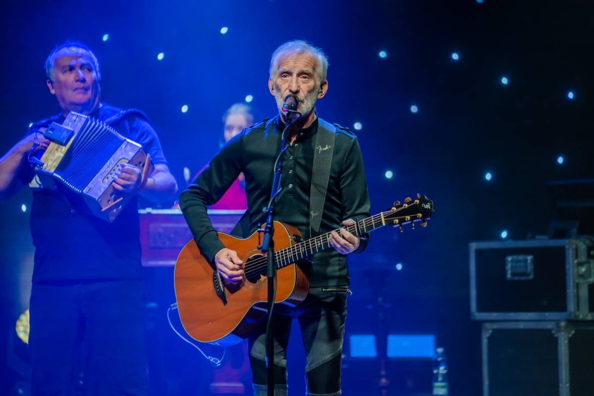 Čechomor zavítal s vánočním turné do Brna, doprovodila ho cimbalistka Anna Jagošová