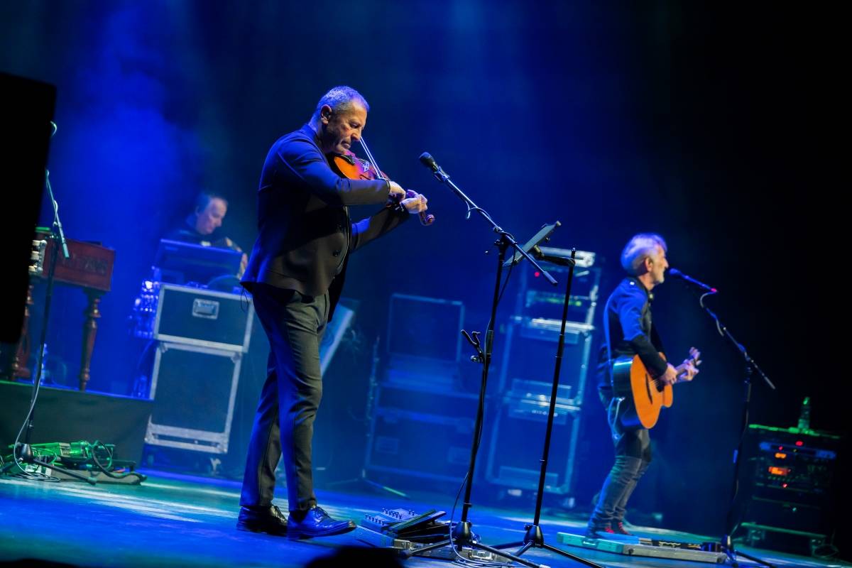 Čechomor zavítal s vánočním turné do Brna, doprovodila ho cimbalistka Anna Jagošová