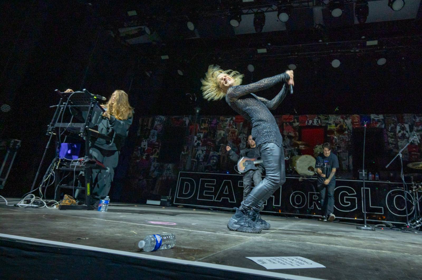 Palaye Royale rozbouřili Forum Karlín. V Praze jsme doma, hlásali