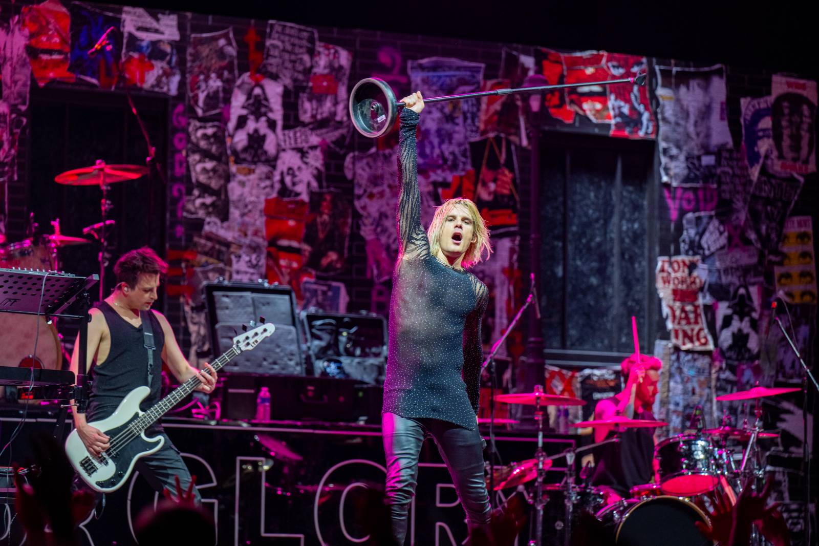 Palaye Royale rozbouřili Forum Karlín. V Praze jsme doma, hlásali