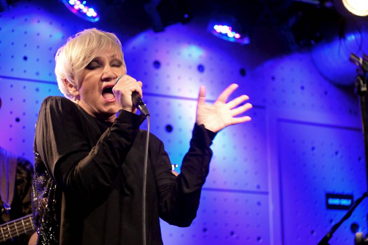 Jazz Dock ovládla skvělá Bára Basiková se svým Basic Bandem