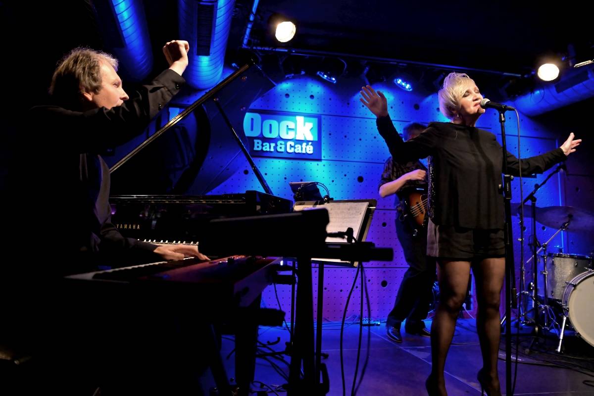 Jazz Dock ovládla skvělá Bára Basiková se svým Basic Bandem