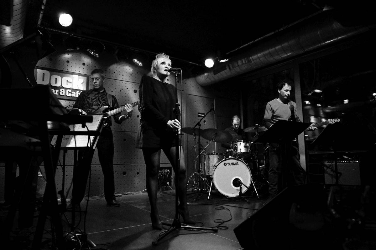 Jazz Dock ovládla skvělá Bára Basiková se svým Basic Bandem