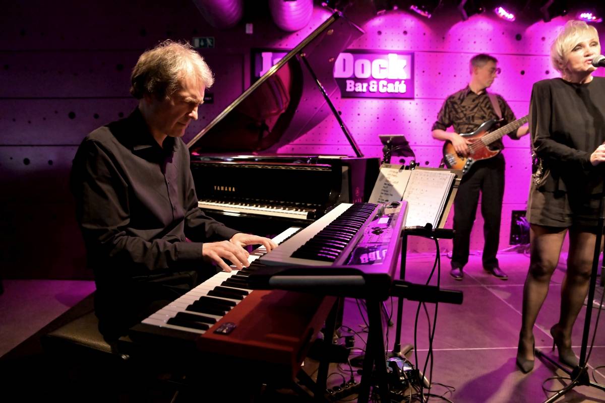 Jazz Dock ovládla skvělá Bára Basiková se svým Basic Bandem