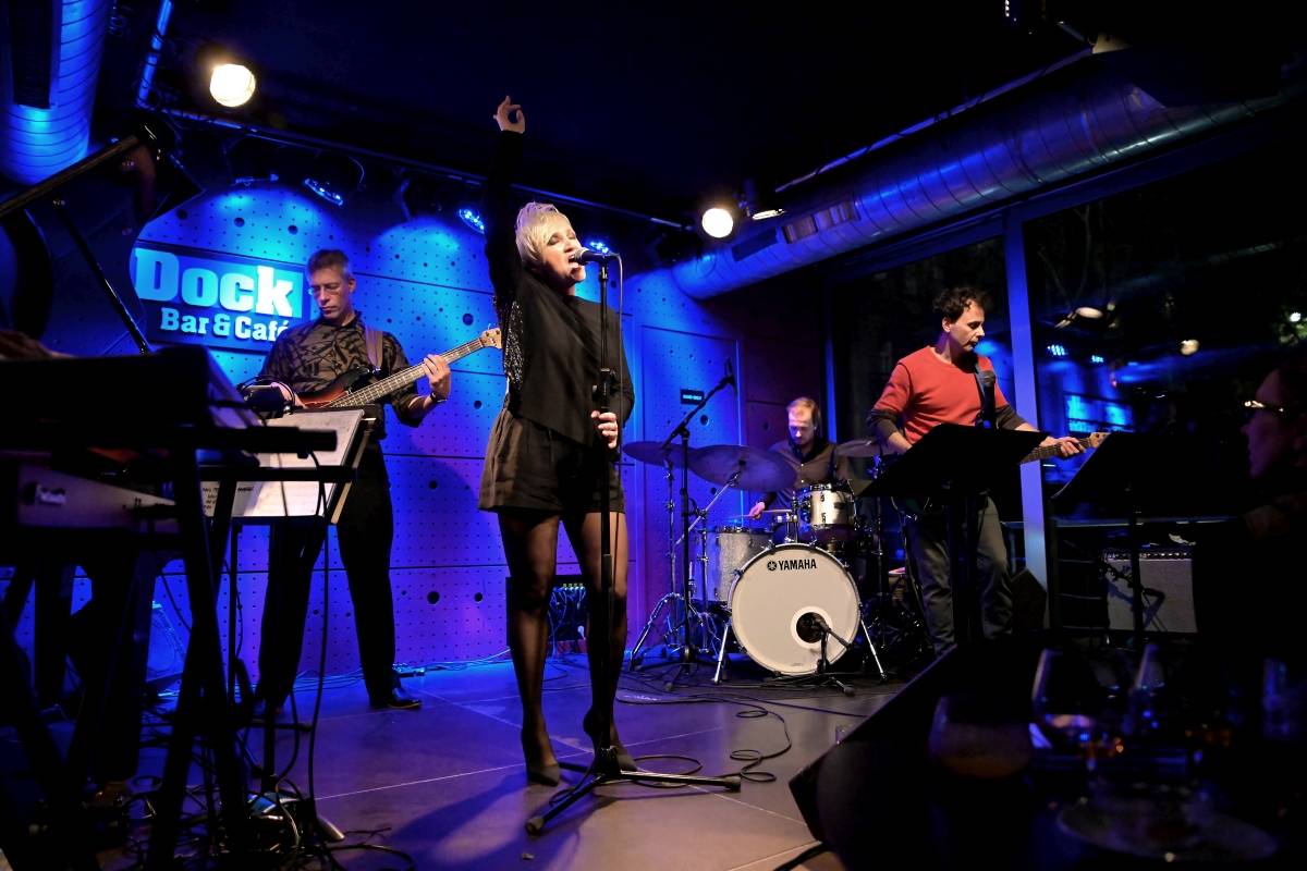 Jazz Dock ovládla skvělá Bára Basiková se svým Basic Bandem