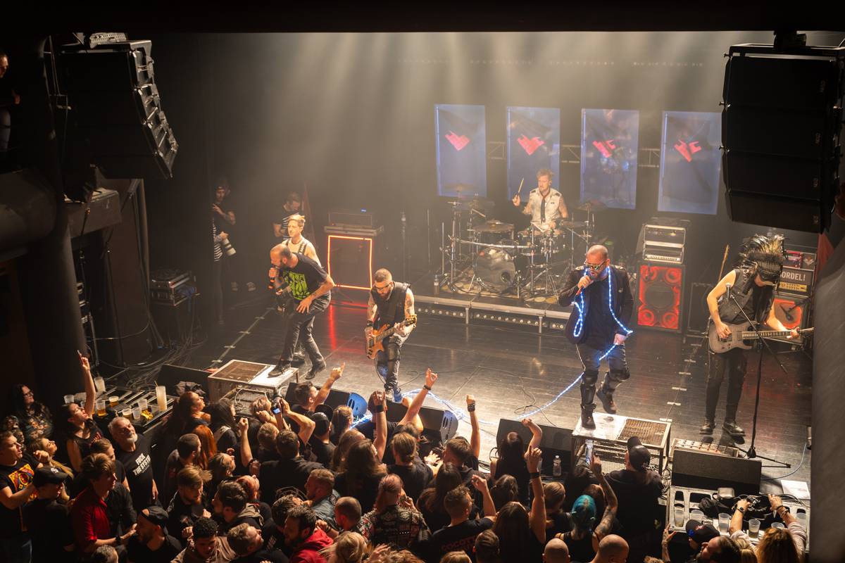 Cocotte Minute se loučí s turné k albu Best Off Kha, do Paláce Akropolis si pozvali Vojtaana a Thoma Frödeho