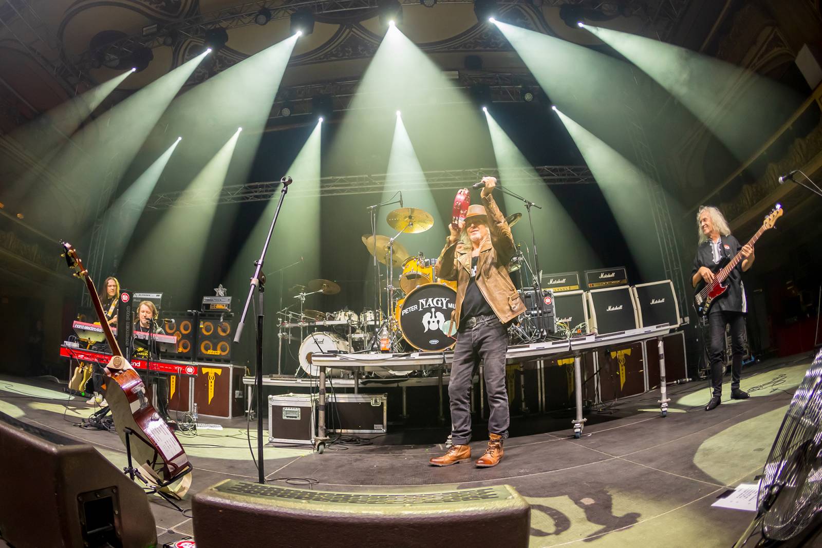 Vánoce po Slovensku. Tublatanka a Peter Nagy rozezpívali svými hity pražskou Lucernu