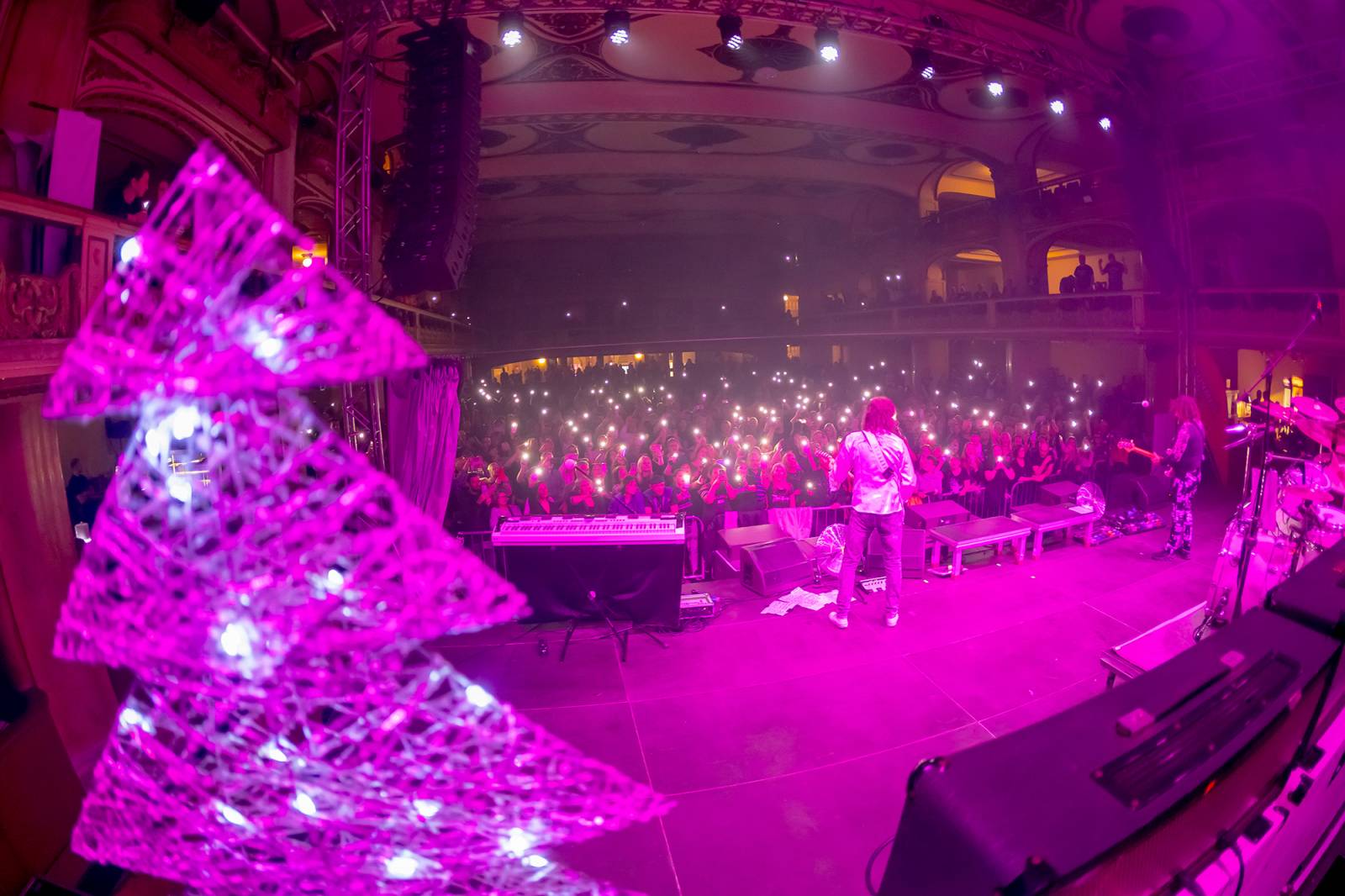 Vánoce po Slovensku. Tublatanka a Peter Nagy rozezpívali svými hity pražskou Lucernu