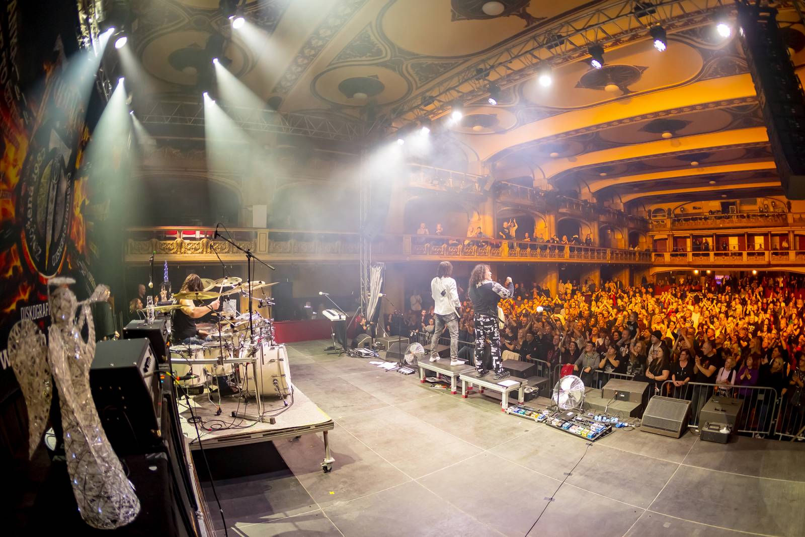 Vánoce po Slovensku. Tublatanka a Peter Nagy rozezpívali svými hity pražskou Lucernu