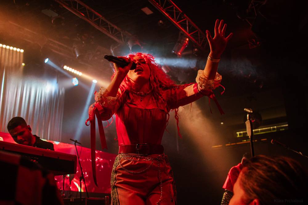 MYDY měli v Lucerna Music Baru energie na rozdávání, roztančili celý klub