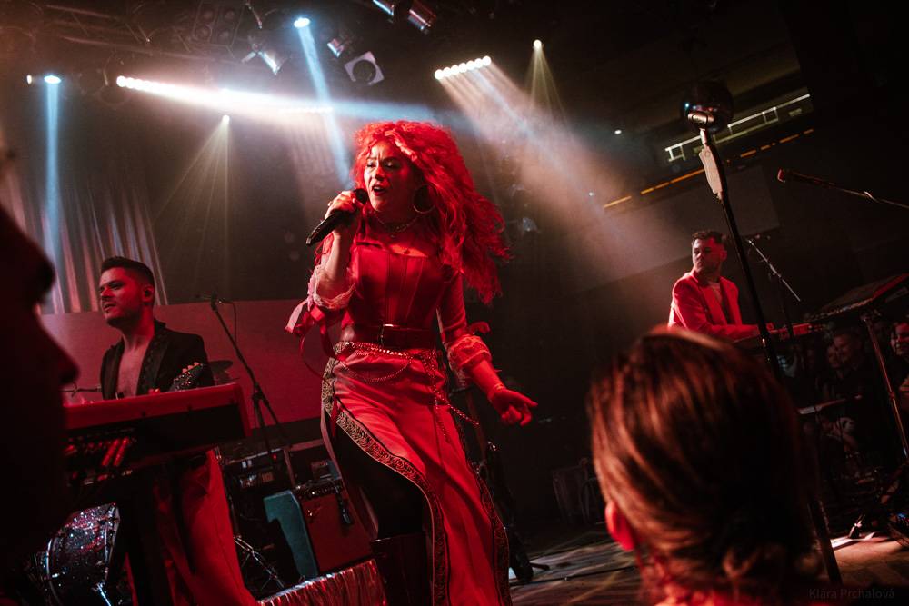 MYDY měli v Lucerna Music Baru energie na rozdávání, roztančili celý klub