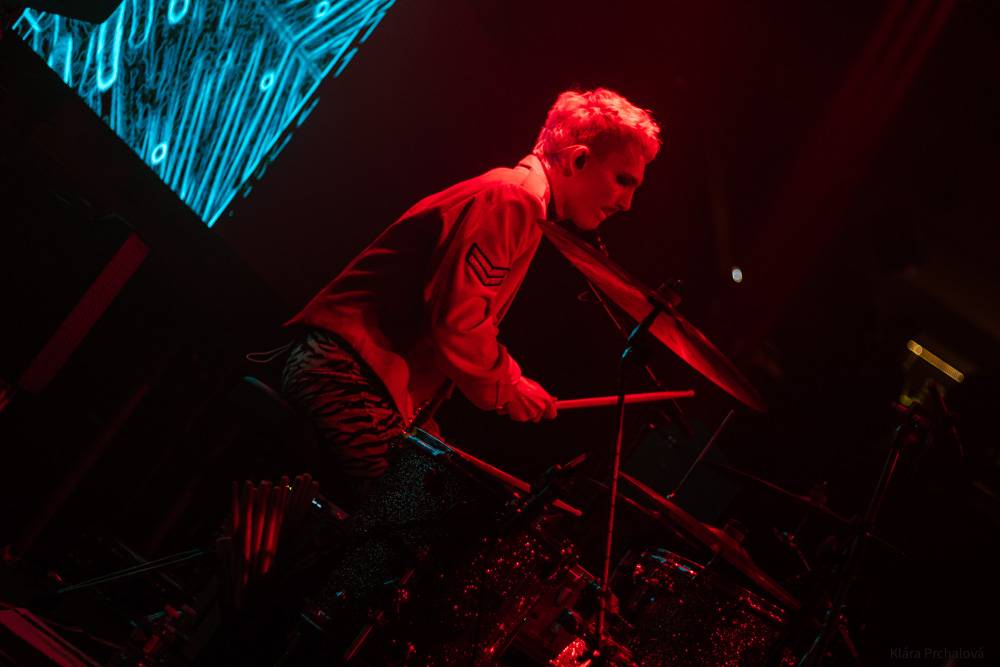 MYDY měli v Lucerna Music Baru energie na rozdávání, roztančili celý klub