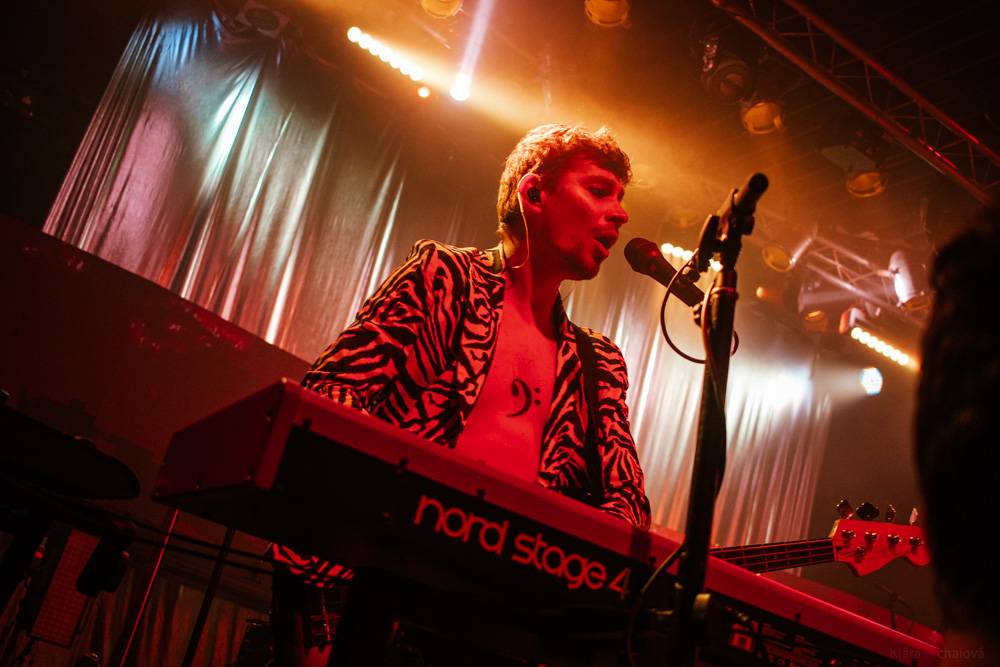 MYDY měli v Lucerna Music Baru energie na rozdávání, roztančili celý klub