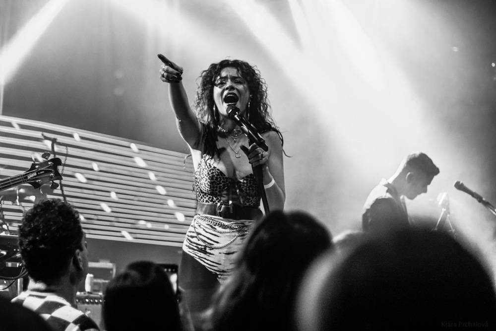 MYDY měli v Lucerna Music Baru energie na rozdávání, roztančili celý klub