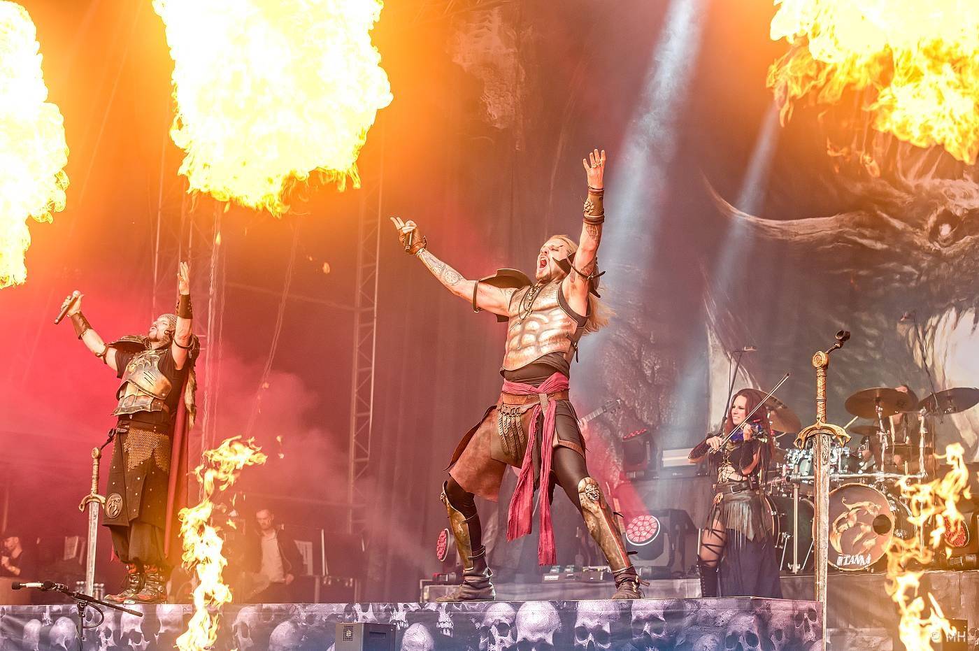 Rok 2024 objektivem fotografů | Martin Hanáček zachytil Metalfest, Pekelný ostrov i koncerty Tří sester, Visacího zámku či The Fialky